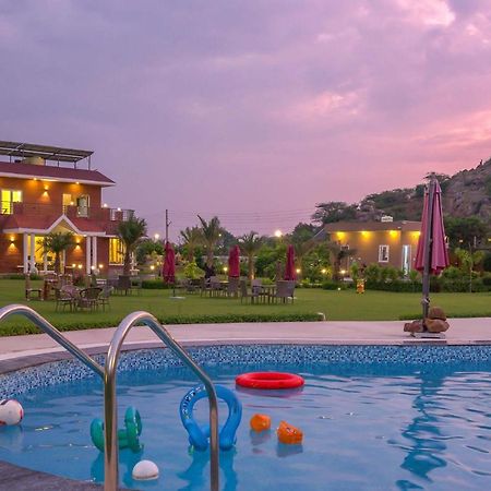 Stayvista At Hillside Paradise 4Bhk Lavish House In Delhi Dhauj Exteriér fotografie