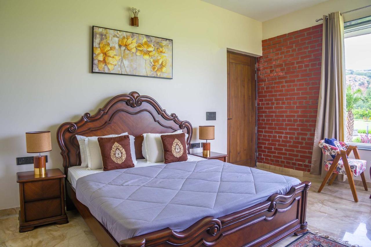 Stayvista At Hillside Paradise 4Bhk Lavish House In Delhi Dhauj Exteriér fotografie