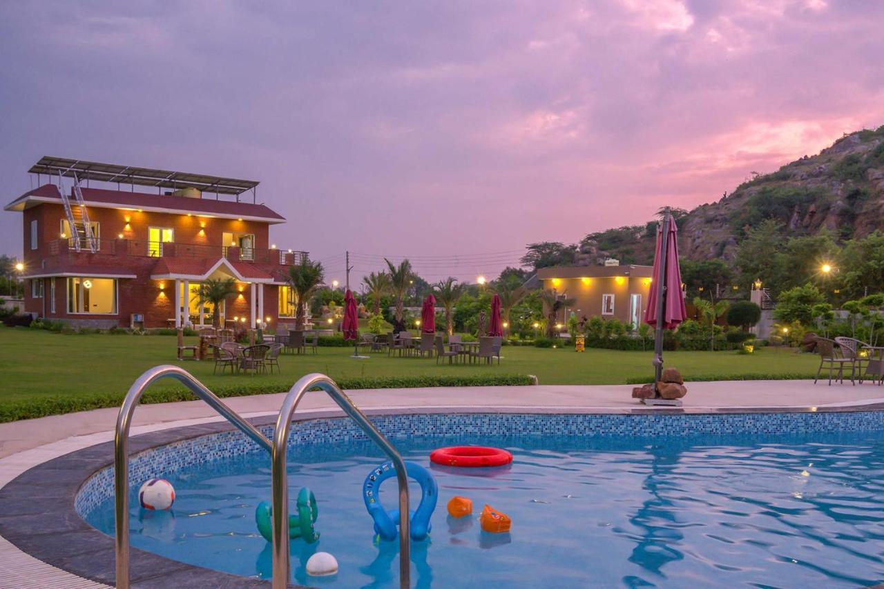 Stayvista At Hillside Paradise 4Bhk Lavish House In Delhi Dhauj Exteriér fotografie